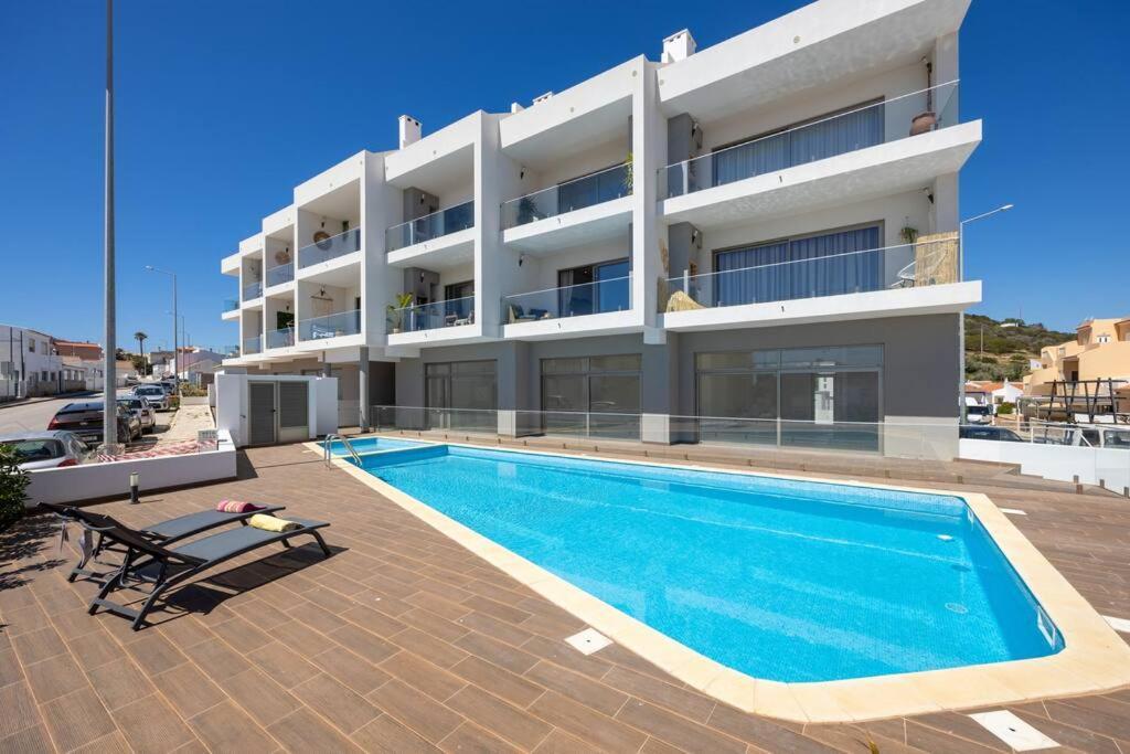The Hub Central Apartment Burgau Bagian luar foto